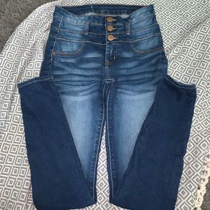 high waisted pants .